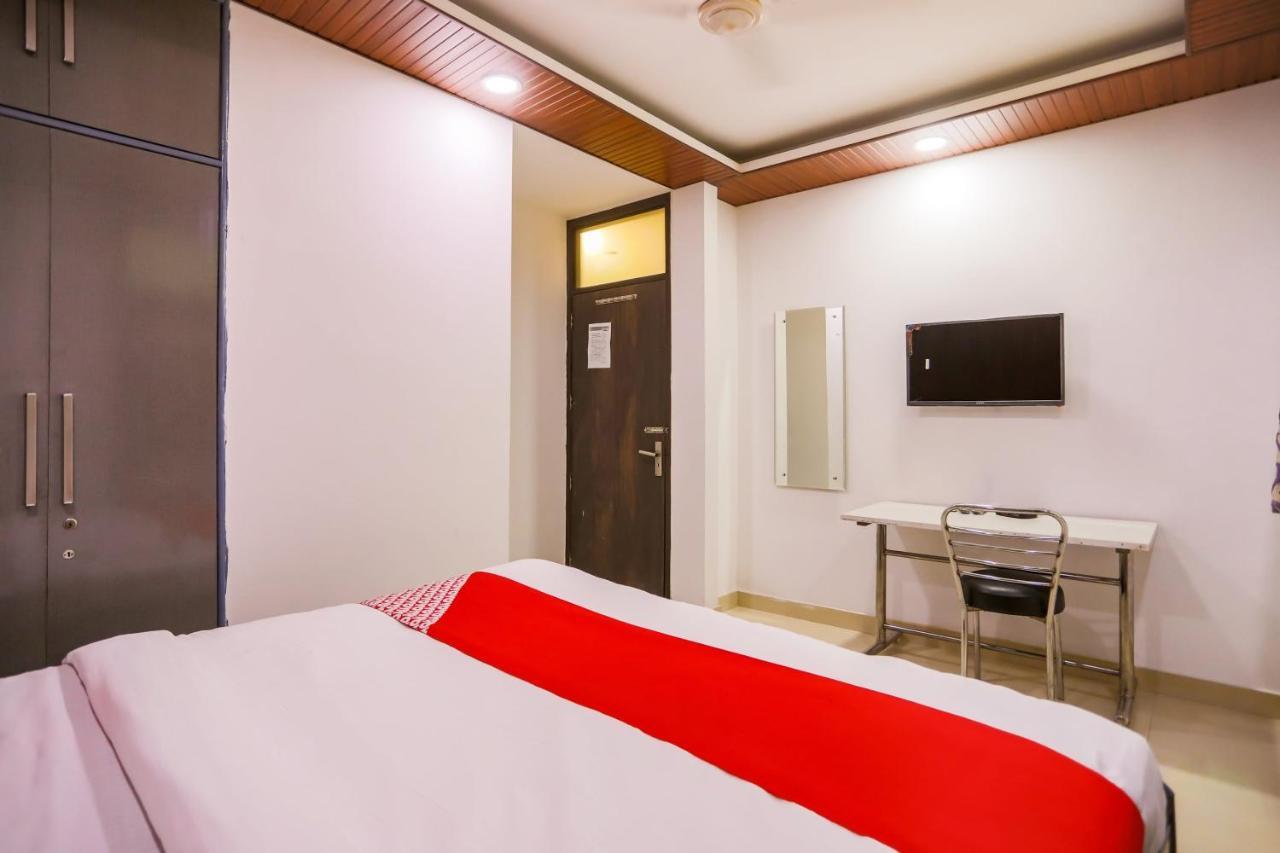 Oyo Jai Palace New Delhi Ngoại thất bức ảnh