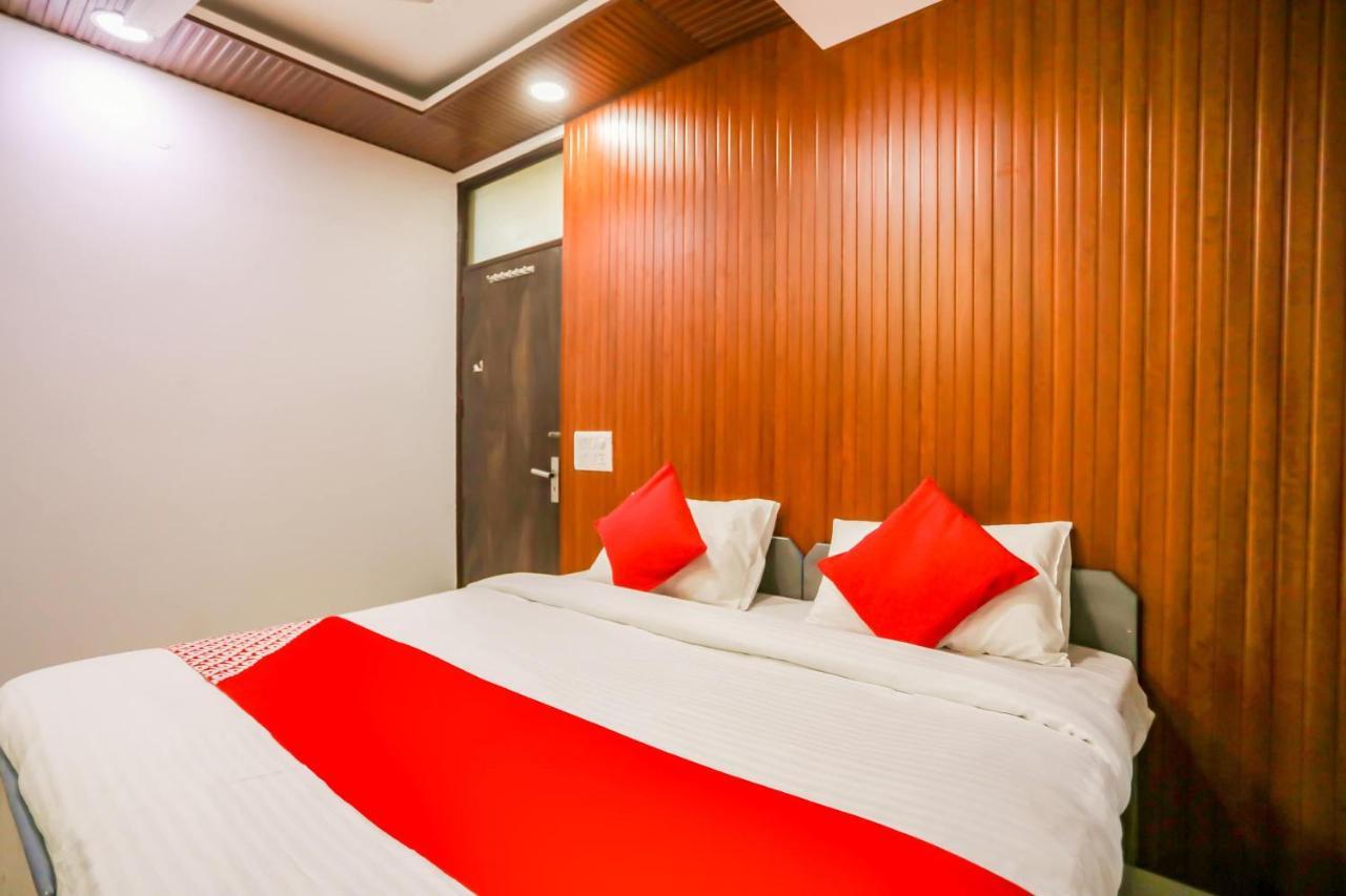 Oyo Jai Palace New Delhi Ngoại thất bức ảnh