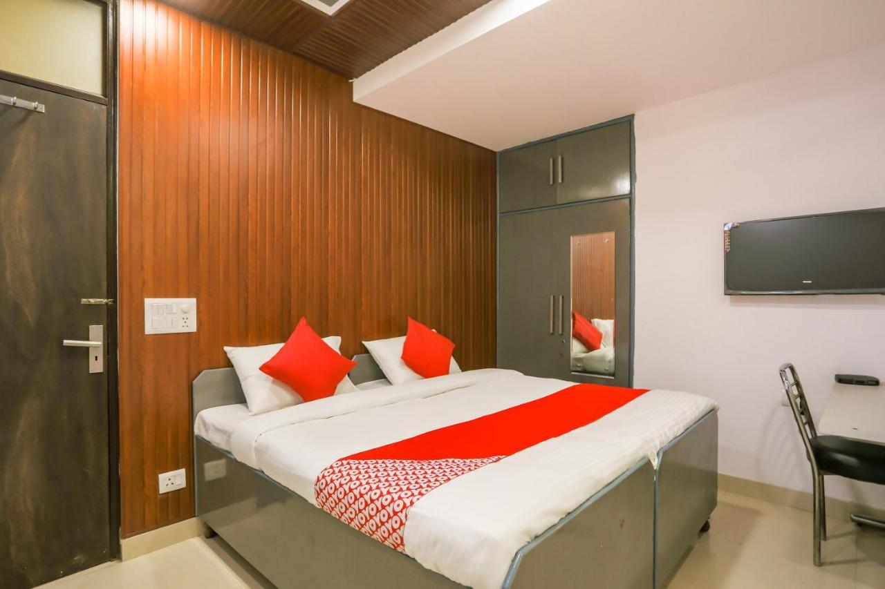Oyo Jai Palace New Delhi Ngoại thất bức ảnh