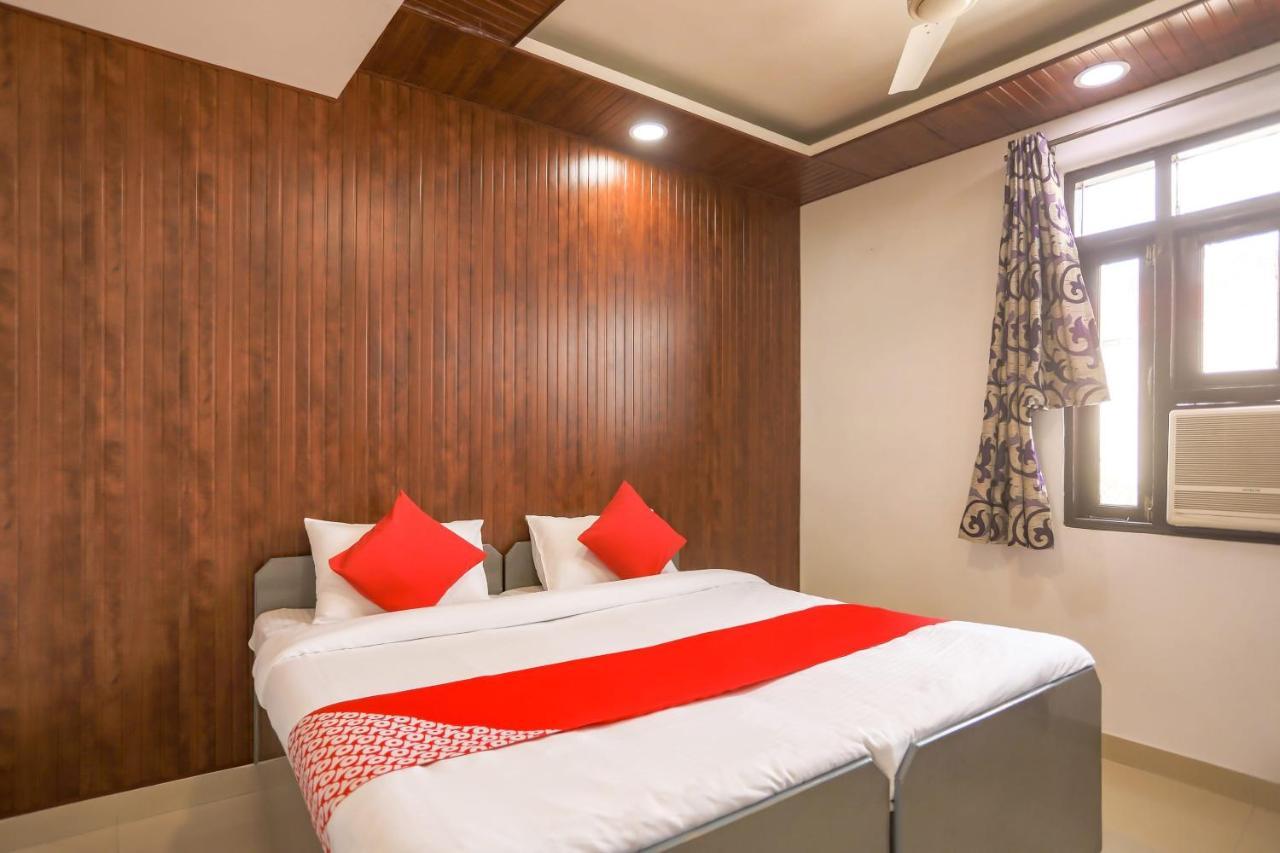 Oyo Jai Palace New Delhi Ngoại thất bức ảnh