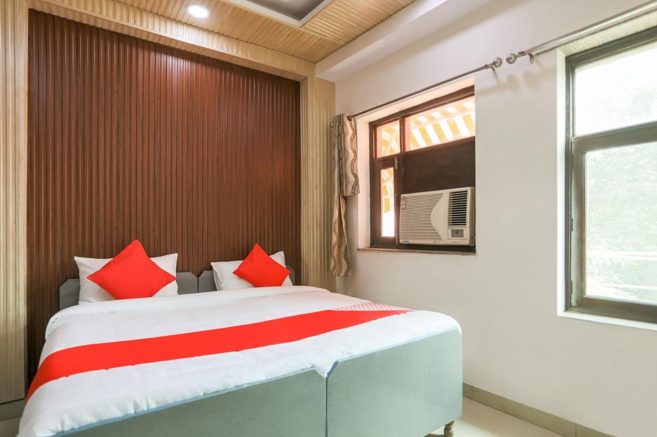 Oyo Jai Palace New Delhi Ngoại thất bức ảnh